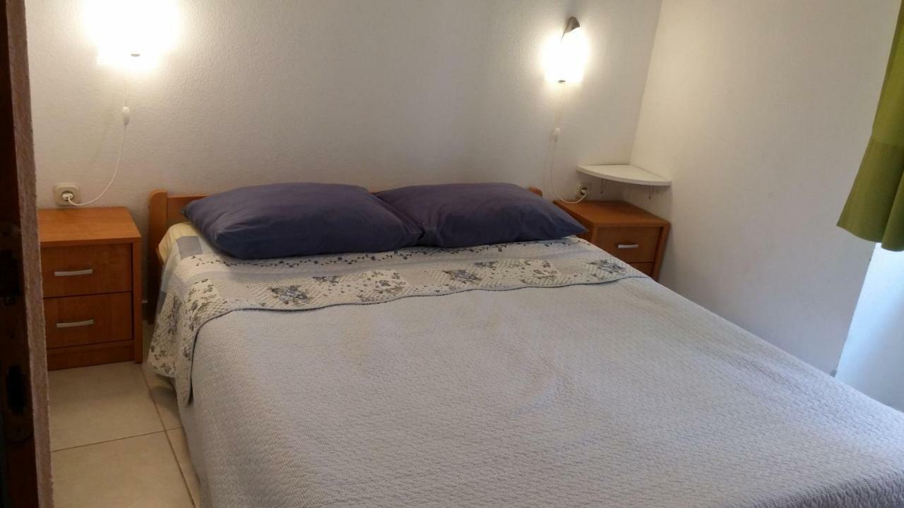 Tutini Dvori Appartement Primošten Buitenkant foto