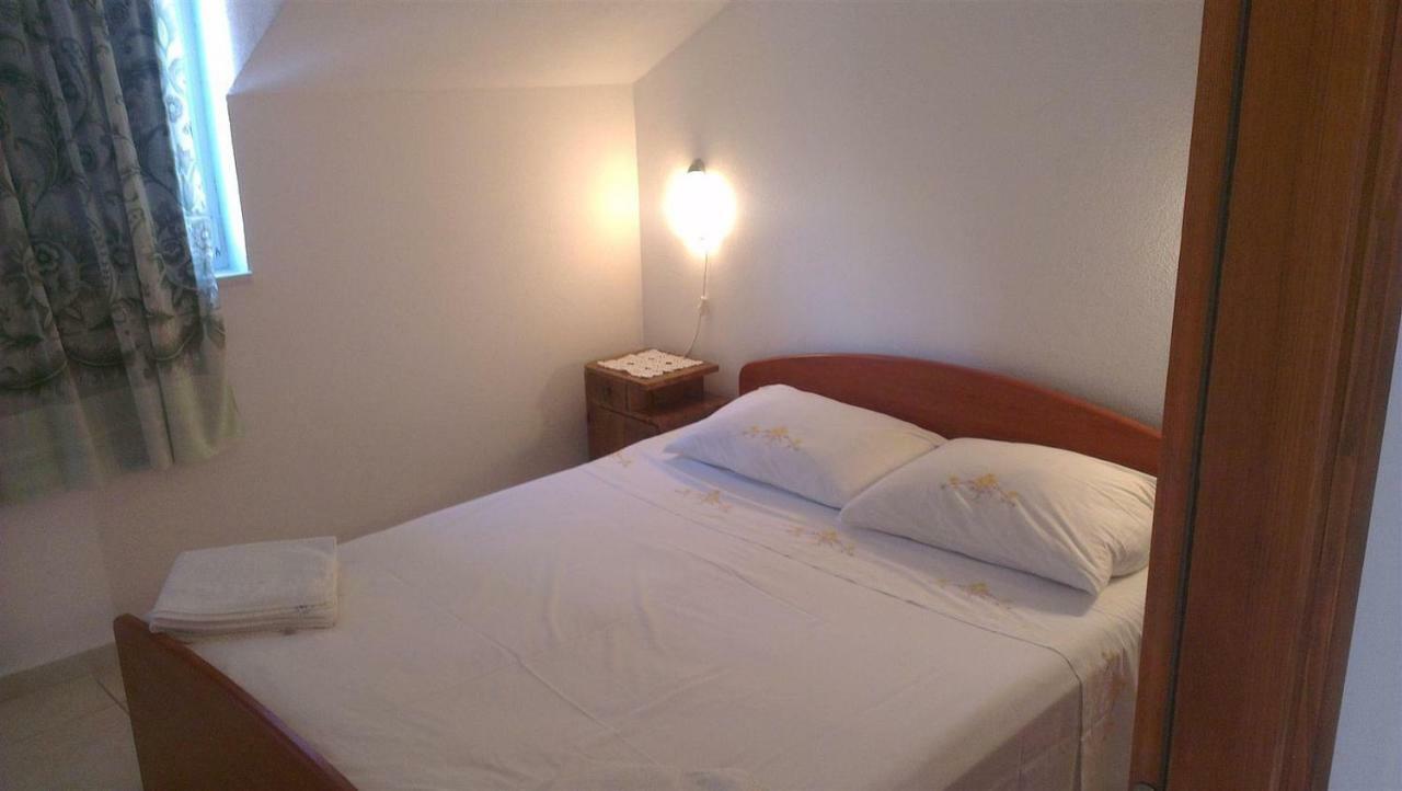 Tutini Dvori Appartement Primošten Buitenkant foto